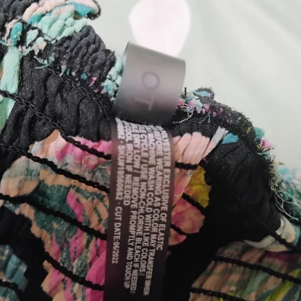 Torrid Black and Multicolor Leaf Print Wide Leg Jumpsuit - Picture 5 of 7